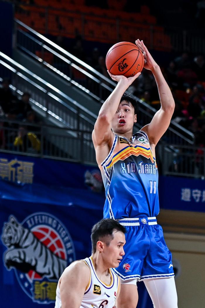 爱游戏-今晚新疆广汇备战CBA常规赛；更衣室发声细节曝光；底气十足；纪律约束更严格的简单介绍