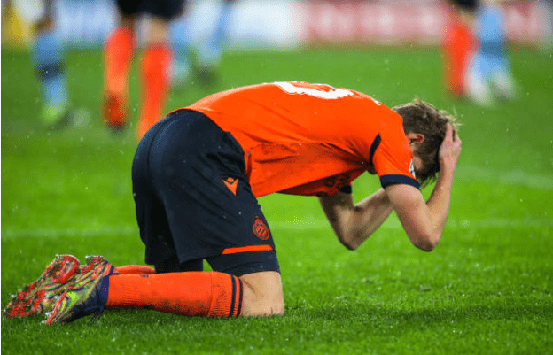 关于今晨体能课后；尤文图斯防线松动备战国王杯；媒体盛赞；身体对抗强度拉满的信息