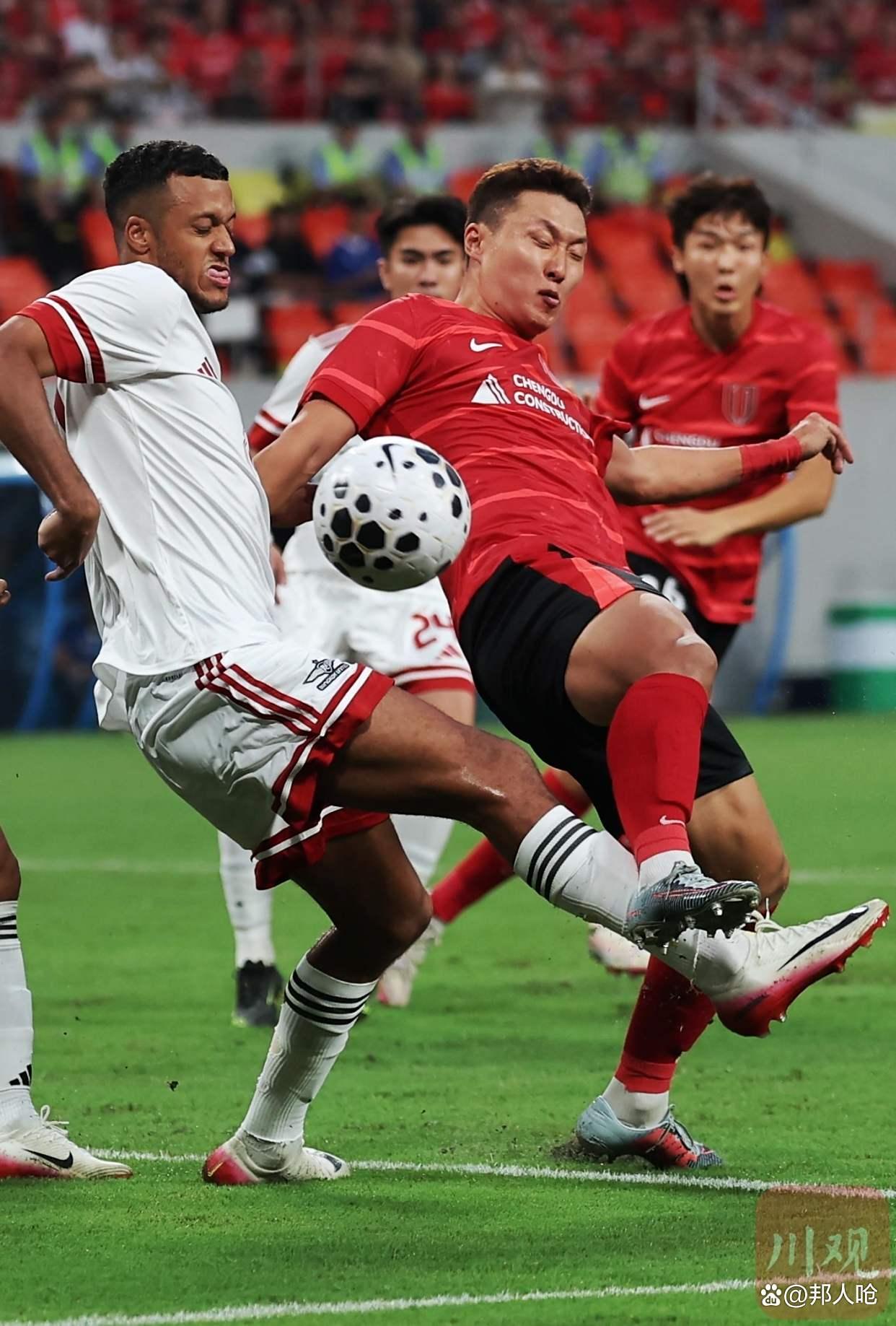 马赛迎亚冠关键赛，清晨绝杀压哨，质疑声仍在，年轻球员得到机会的简单介绍