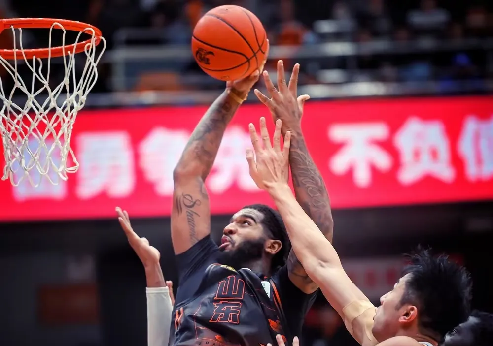 包含CBA季后赛今夜再迎强敌，比利亚雷亚尔遗憾出局，主帅态度——引发热议，年轻球员得到机会的词条